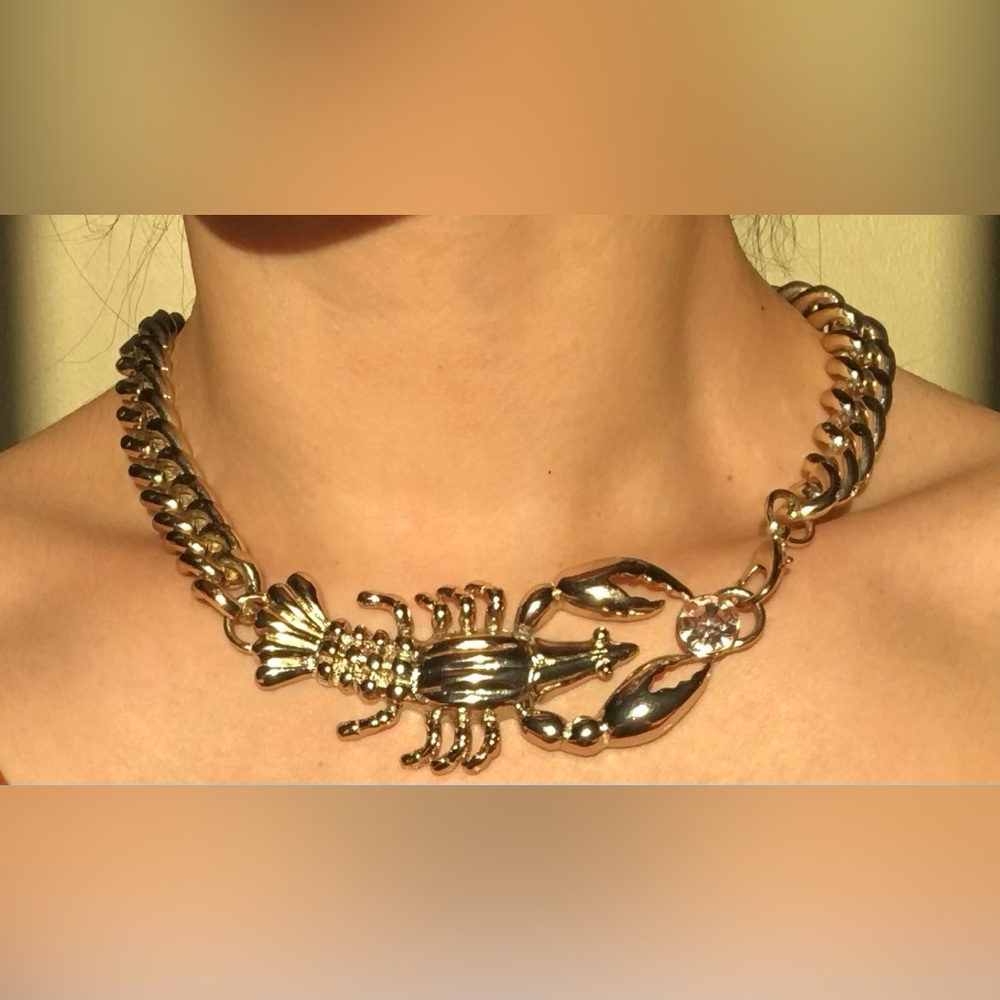 H&M | NWT Scorpion Gold chained Statement Necklace